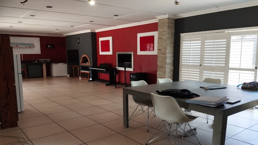 5 Bedroom Property for Sale in Van Der Hoff Park North West